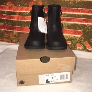 🔥🏍🔥 UGG toddler moto boot size 6